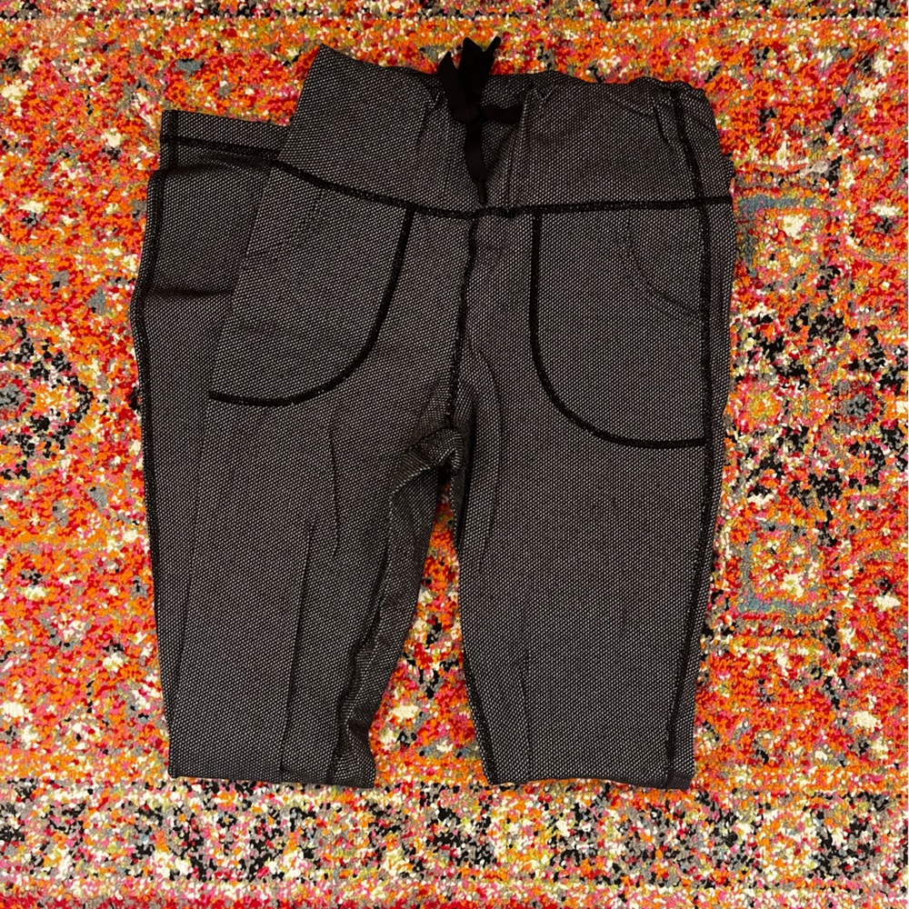 Lululemon tie waist loose ankle leggings size 6